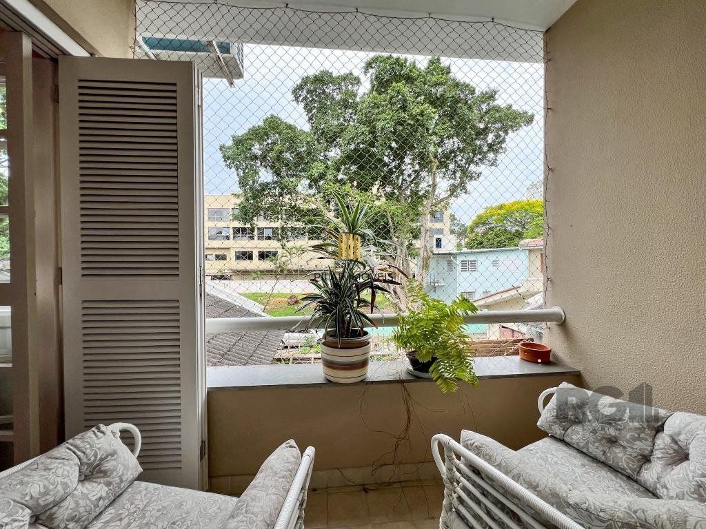 Excelente casa em condomínio no Bairro Tristeza - Ao lado do Shopping Paseo