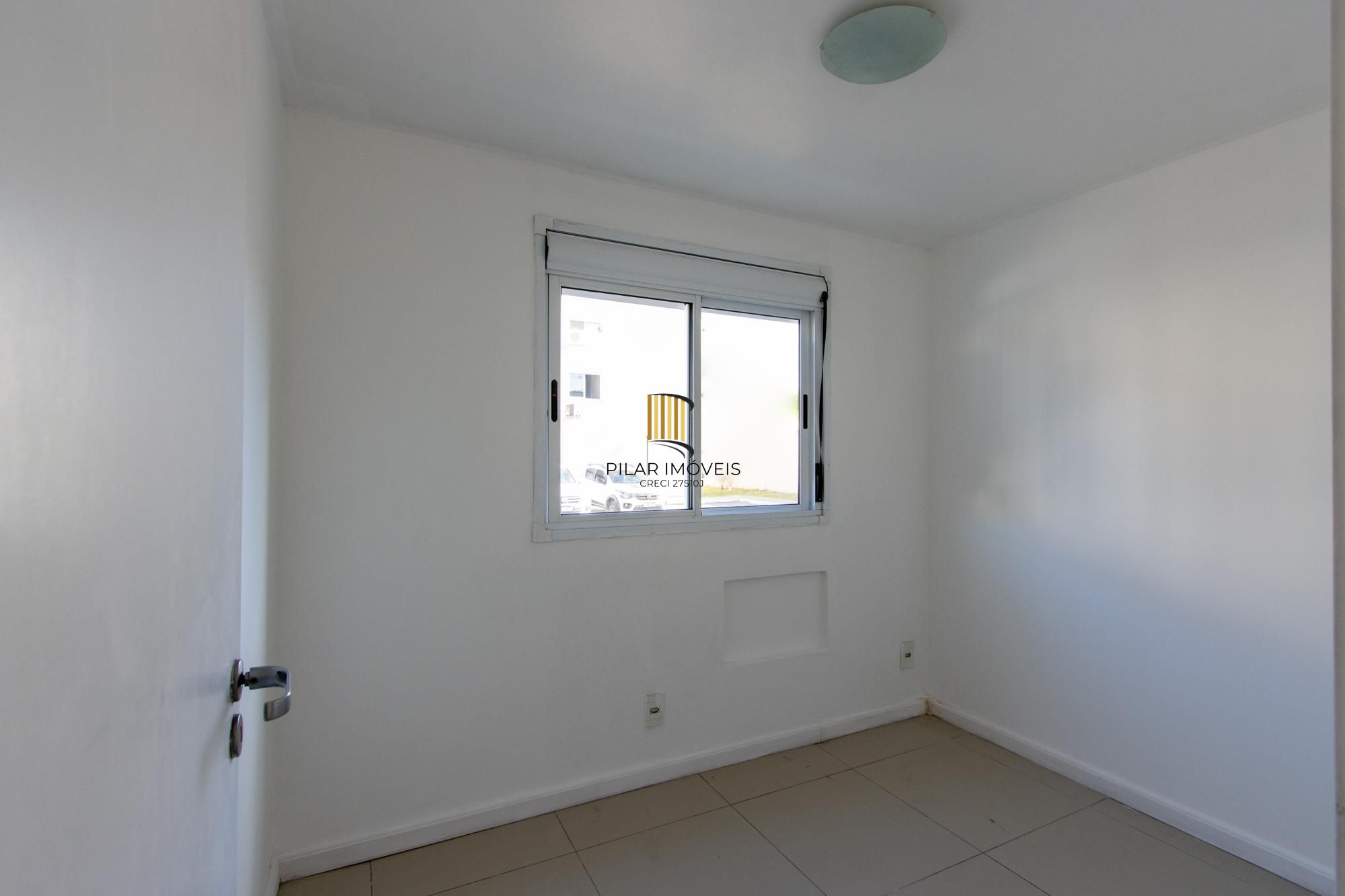 Apartamento térreo desocupado com  2 dormitórios I bairro Hipica