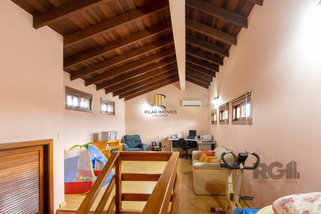 Casa para Venda - 180.3m², 3 dormitórios, sendo 1 suites, 3 vagas - Guarujá