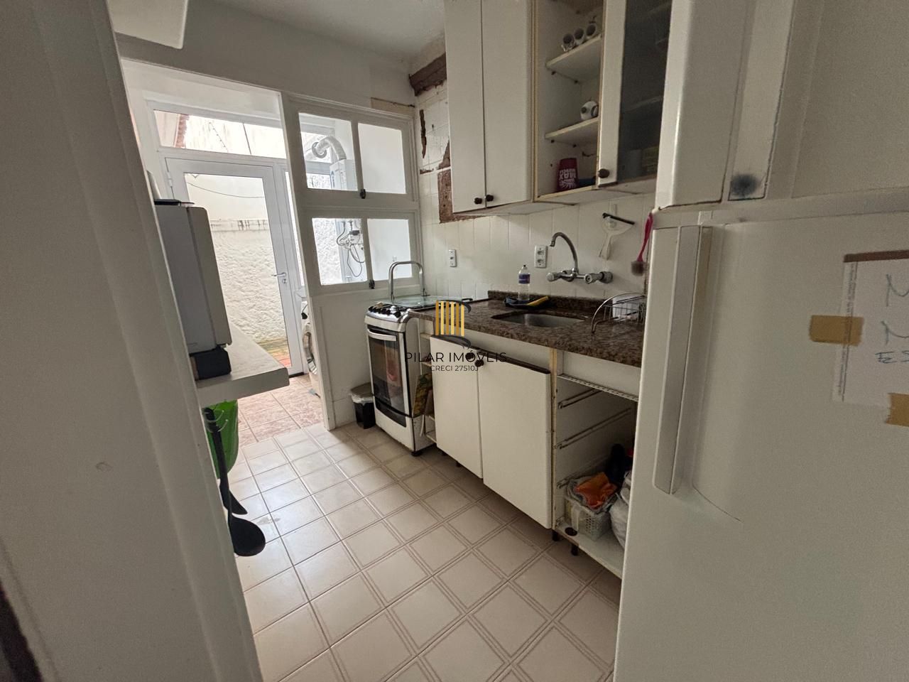 Casa estilo sobrado 2 dormitórios
