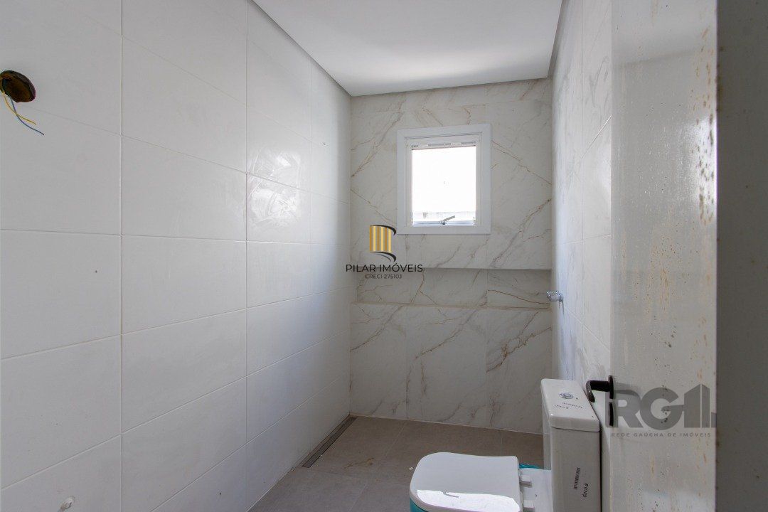 Casa de Condomínio 3 dormitórios no bairro Chapéu do Sol