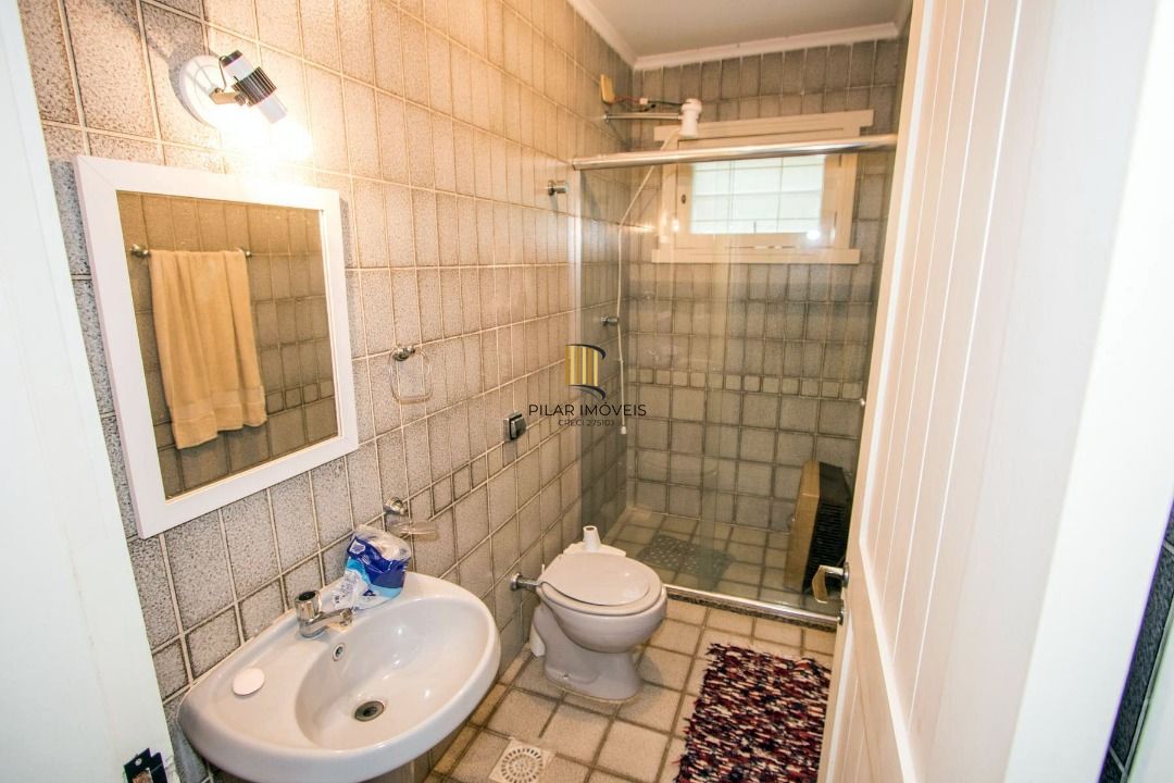 Casa para Venda - 489m², 4 dormitórios, sendo 2 suites, 3 vagas - Cristal