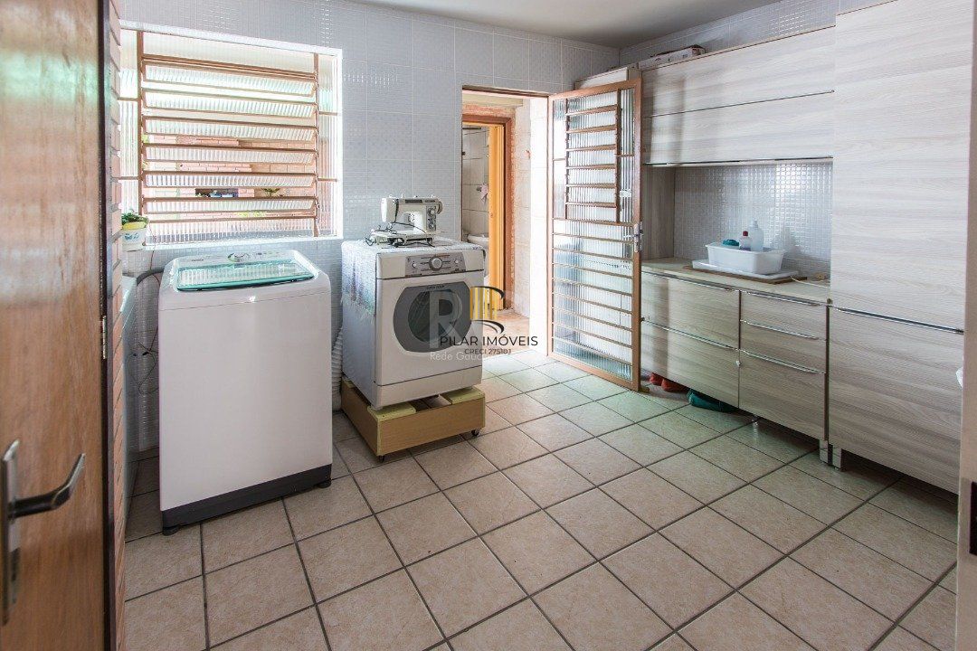 Casa para Venda - 211m², 3 dormitórios, 3 vagas - Vila Nova
