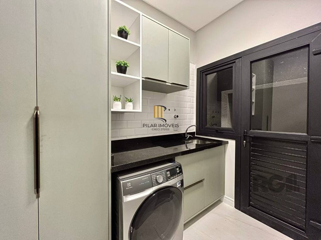 Casa térrea no Condomínio Velas da Marina com 4 suítes, piscina e 243m² privativos