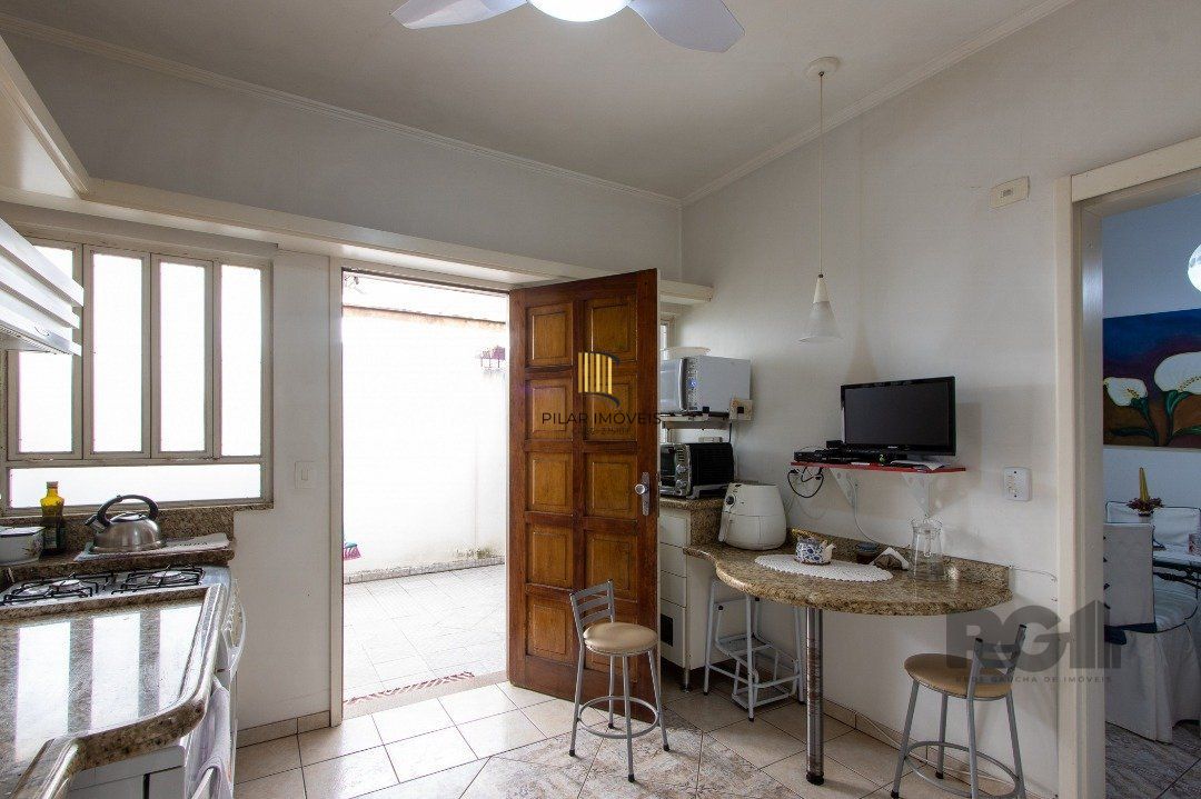 Casa 3 dormitórios no bairro Três Figueiras