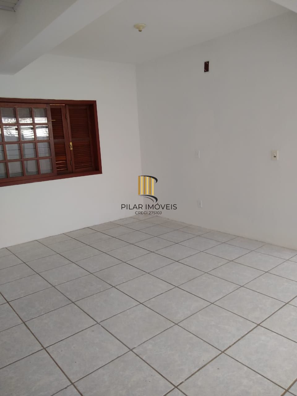 Casa 2 dormitórios no bairro Cristal