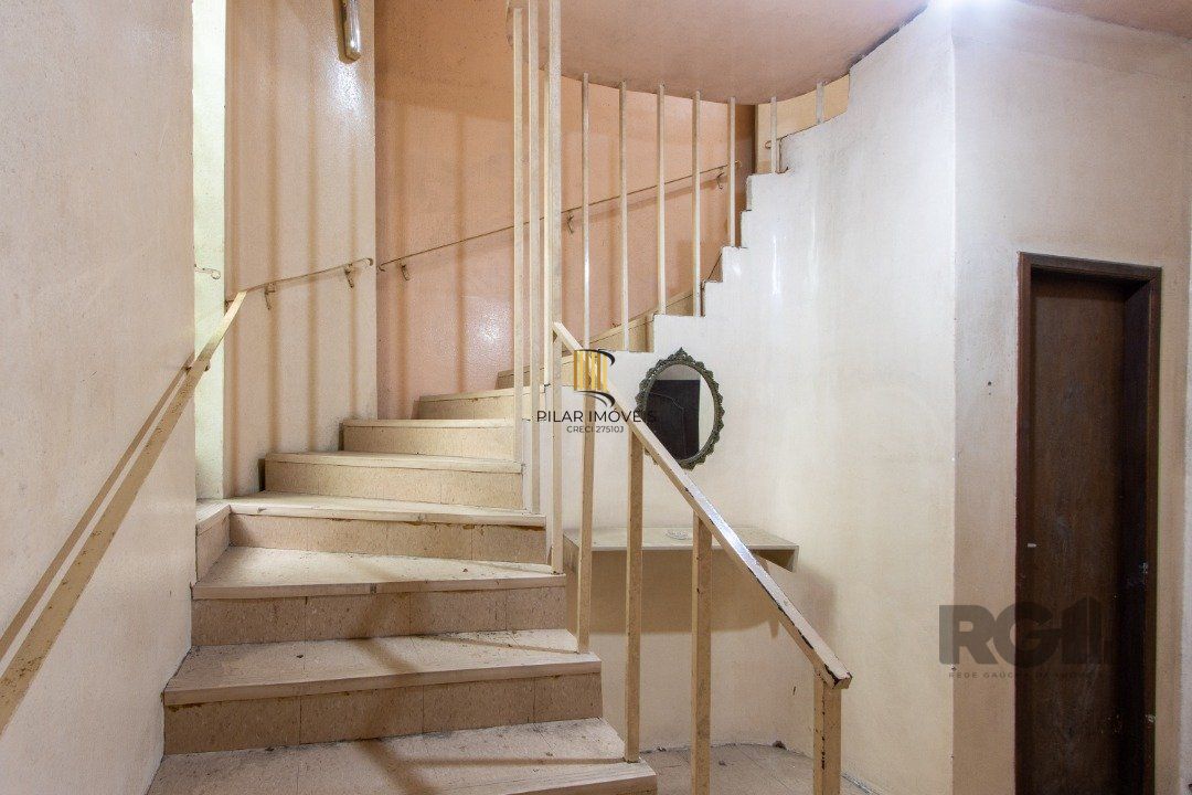 Apartamento de  186,66m2, 4 dormitórios, 1 suíte, 3 banheiros, 4 vagas,no bairro Rio Branco.