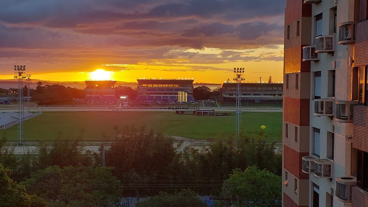 Apartamento  com 2 dormitórios, lavabo, banho social e churrasqueira integrada.