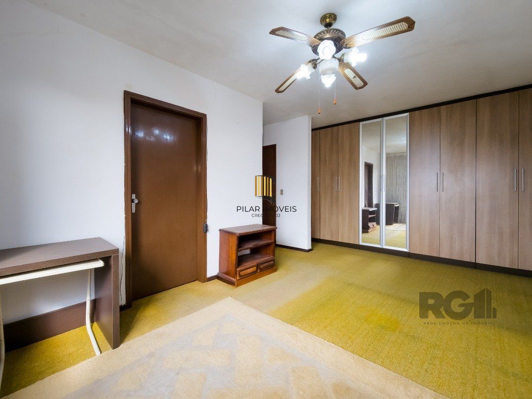 Casa 4 dormitórios no bairro Teresópolis