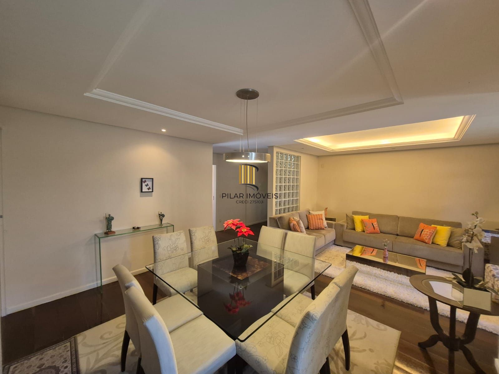 Casa 4 Dormitórios 1 suite 3 banheiros piscina e churasqueira