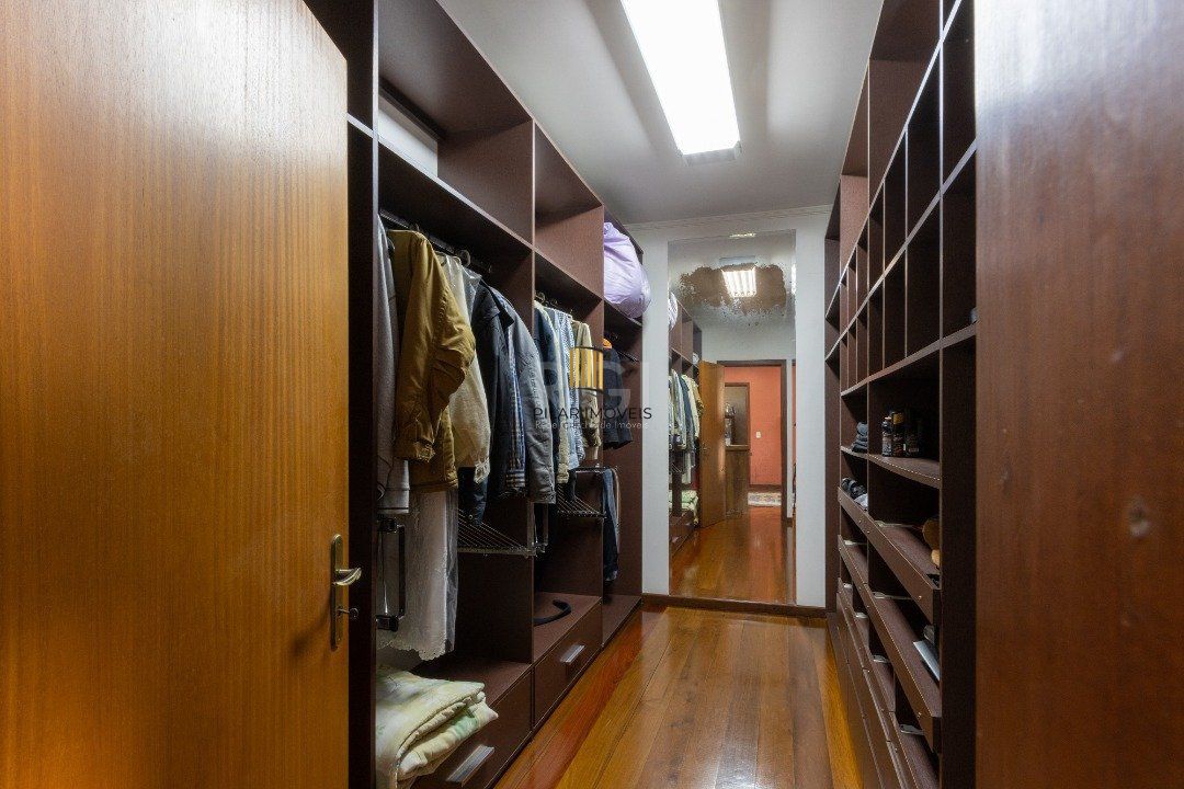 Casa de Condomínio 4 dormitórios no bairro Nonoai