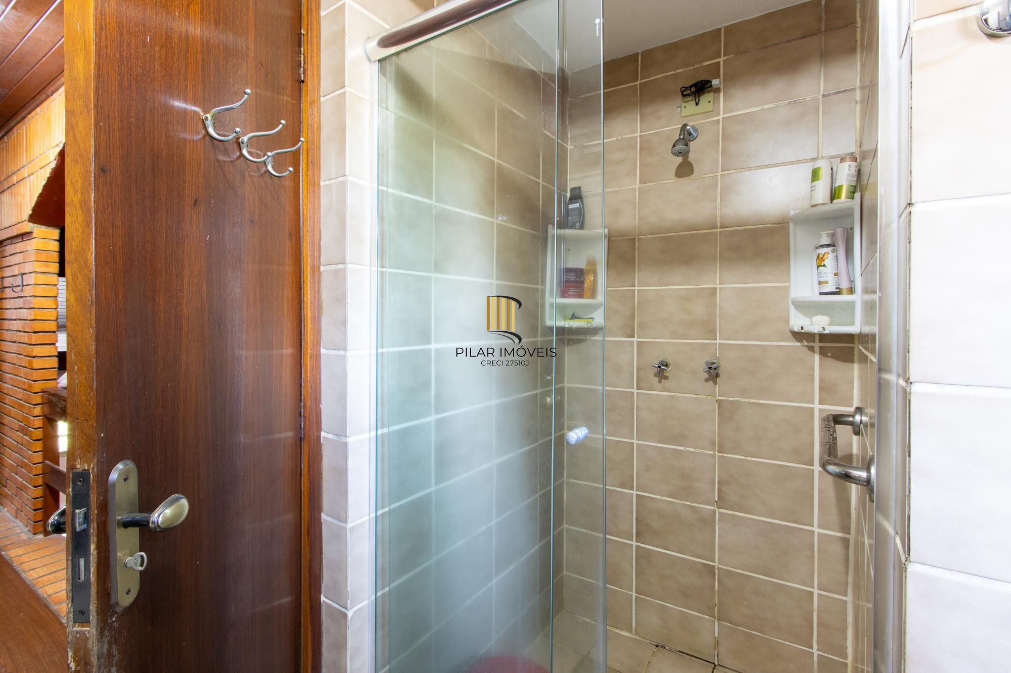Casa 5 dormitórios no bairro Teresópolis