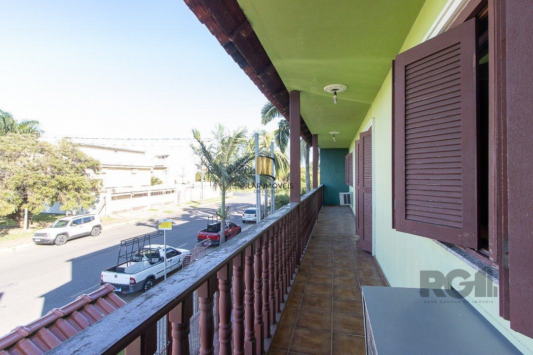 Sobrado com 3 Quartos e 5 banheiros próximo ao canoas shopping