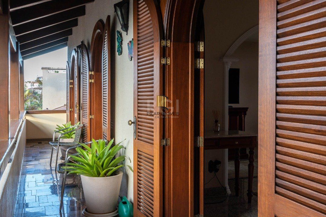 Casa para Venda - 430m², 4 dormitórios, sendo 2 suites, 4 vagas - Vila Assunção