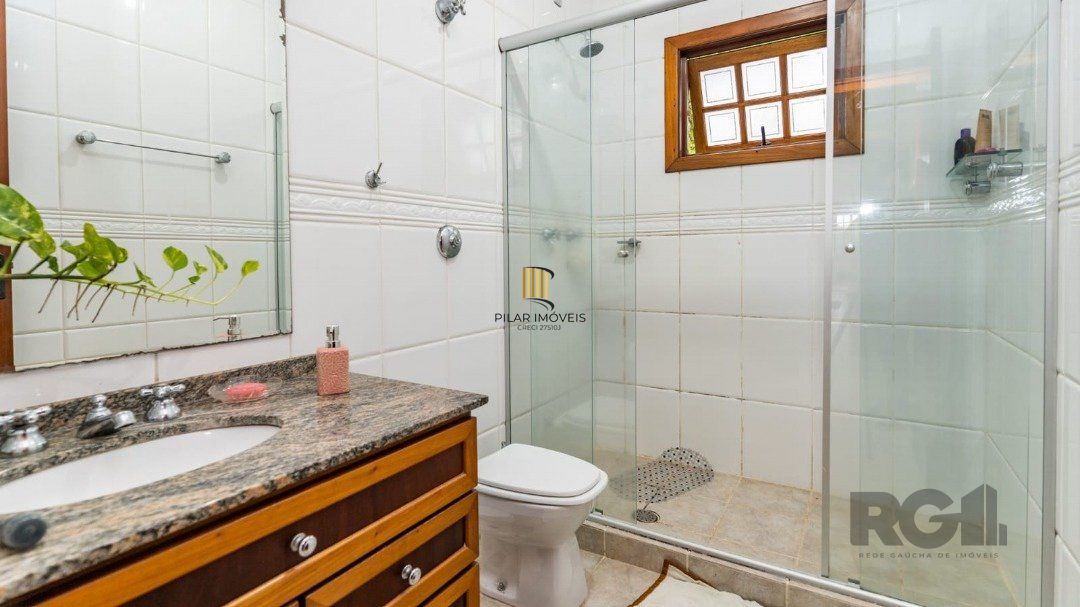 Casa 6 dormitórios no bairro Cascata