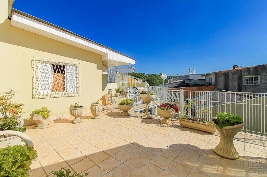 casa Living para 3 ambientes com lavabo, cozinha com pia e armários planejados