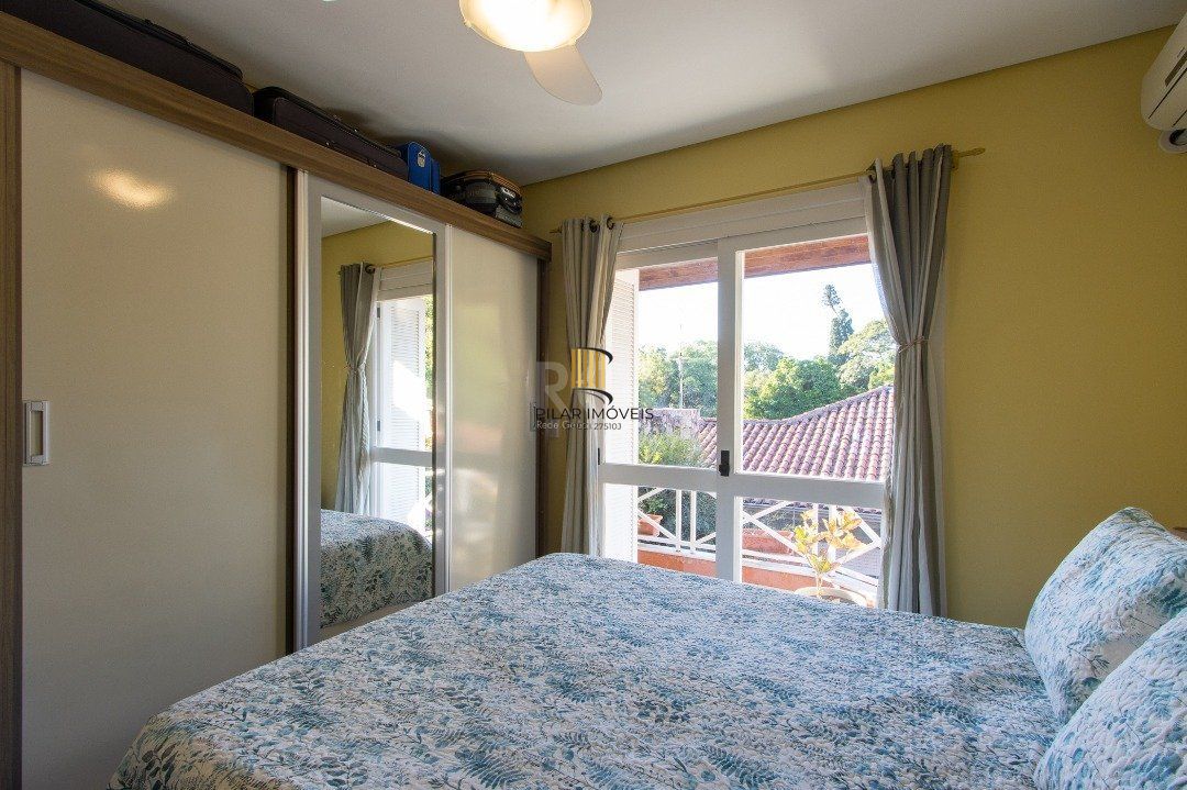 Casa de Condomínio 4 dormitórios no bairro Vila Assunção