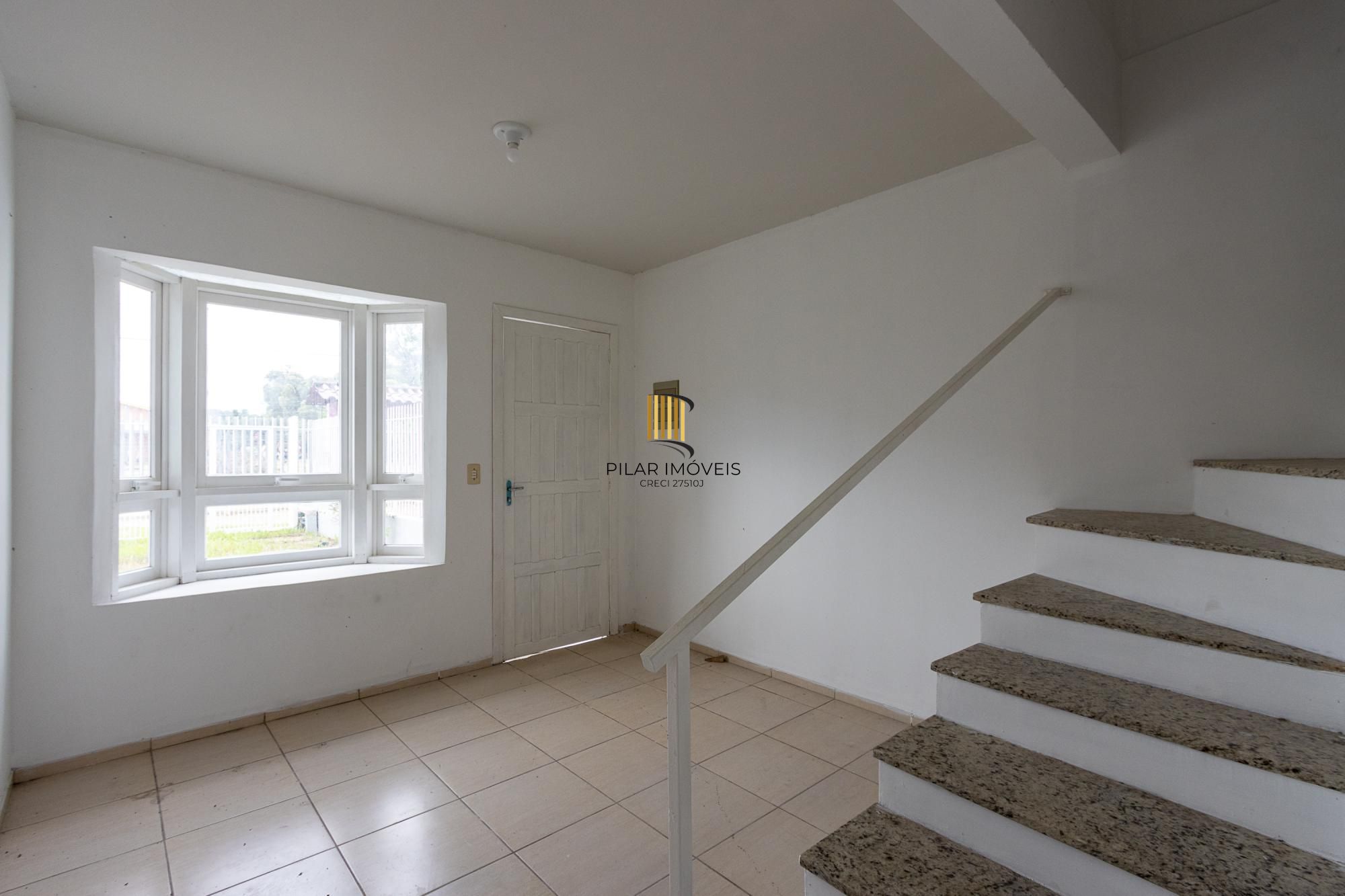 Casa (sobrado), 2 dormitórios, pátio - Bairro Hípica