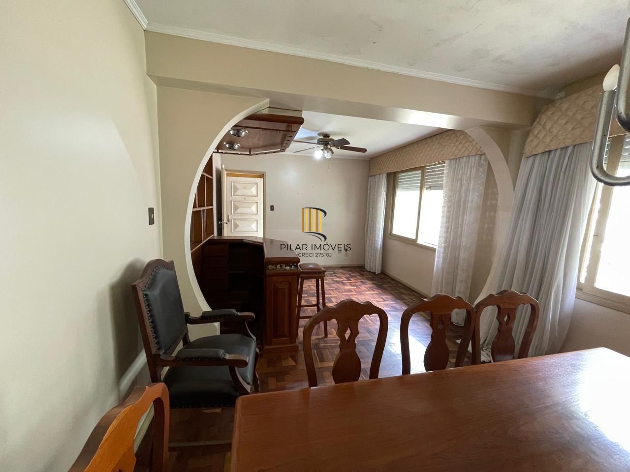 Casa 03 dormitórios,  287m² privativos Bairro Santa Tereza!