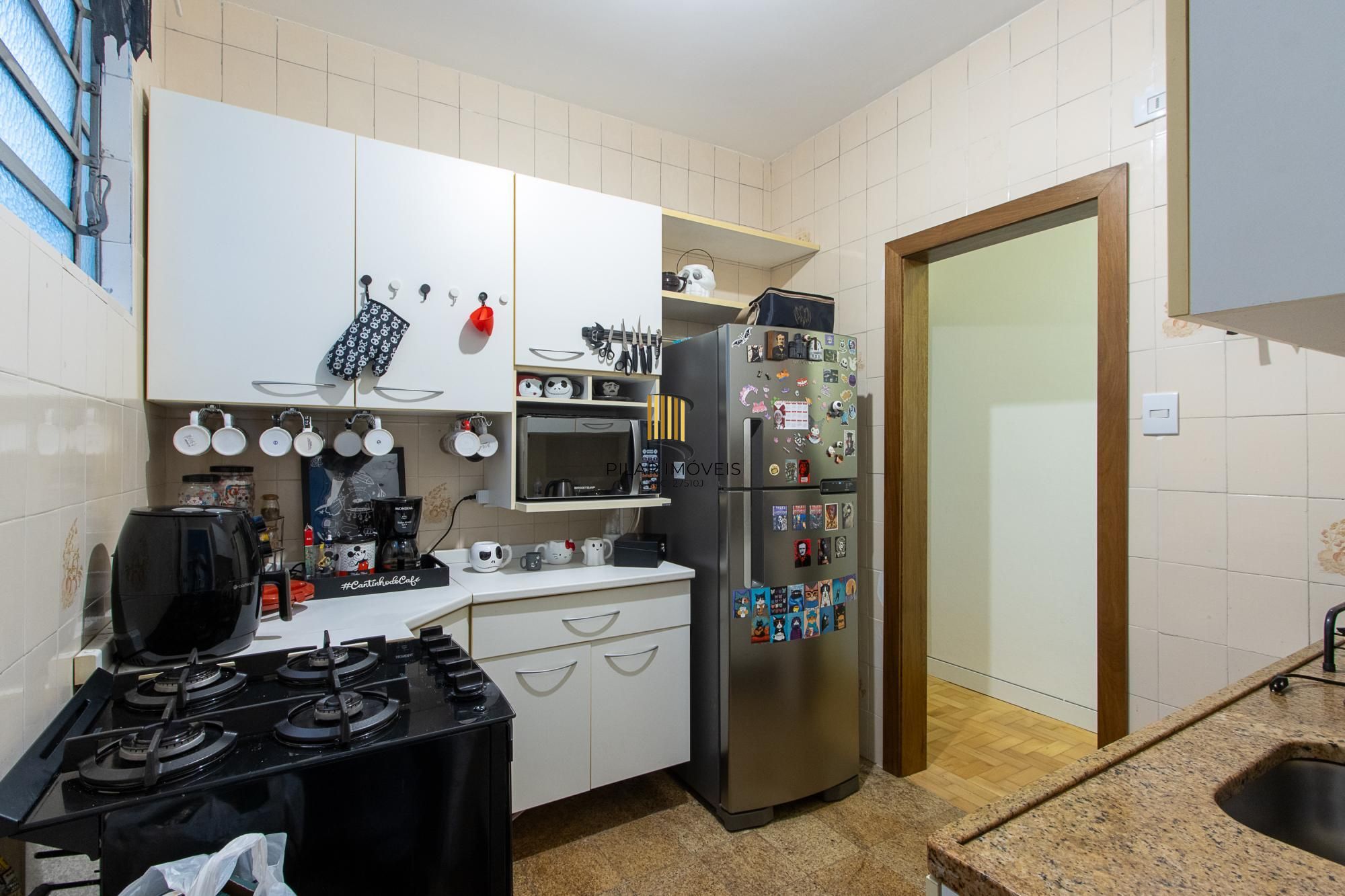 Apartamento Semi-mobiliado de 2 Quartos no Bairro Bom Fim