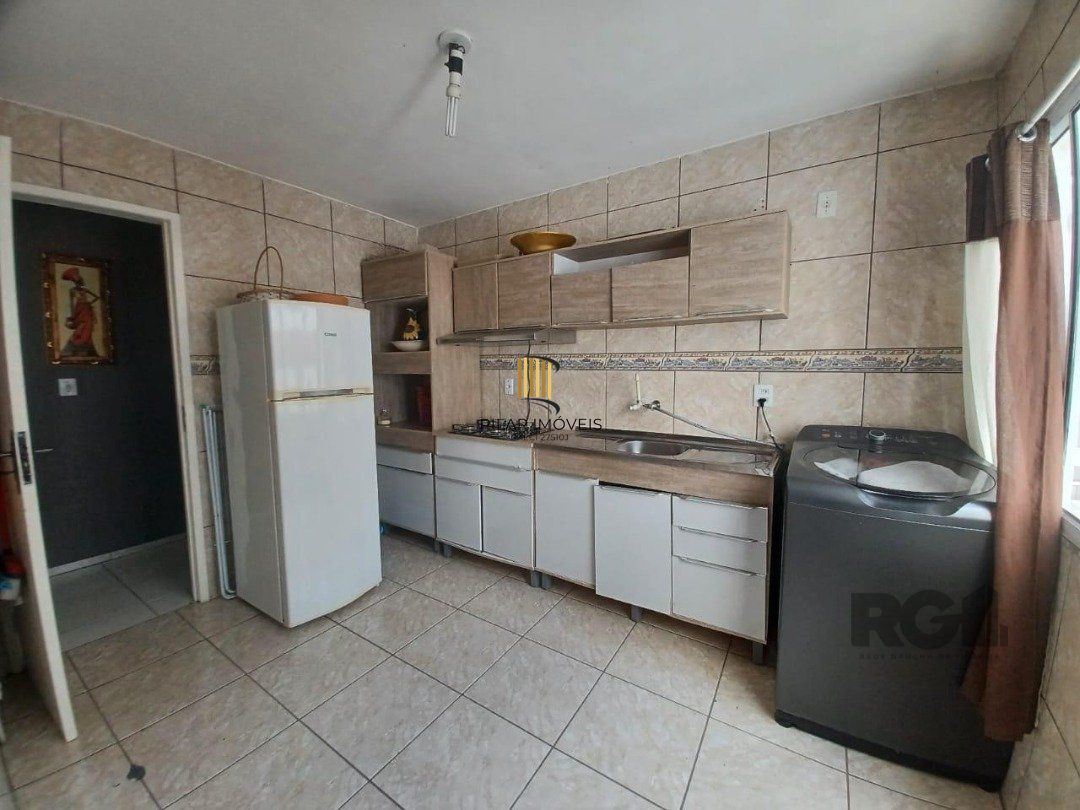 Casa 4 dormitórios no bairro Navegantes