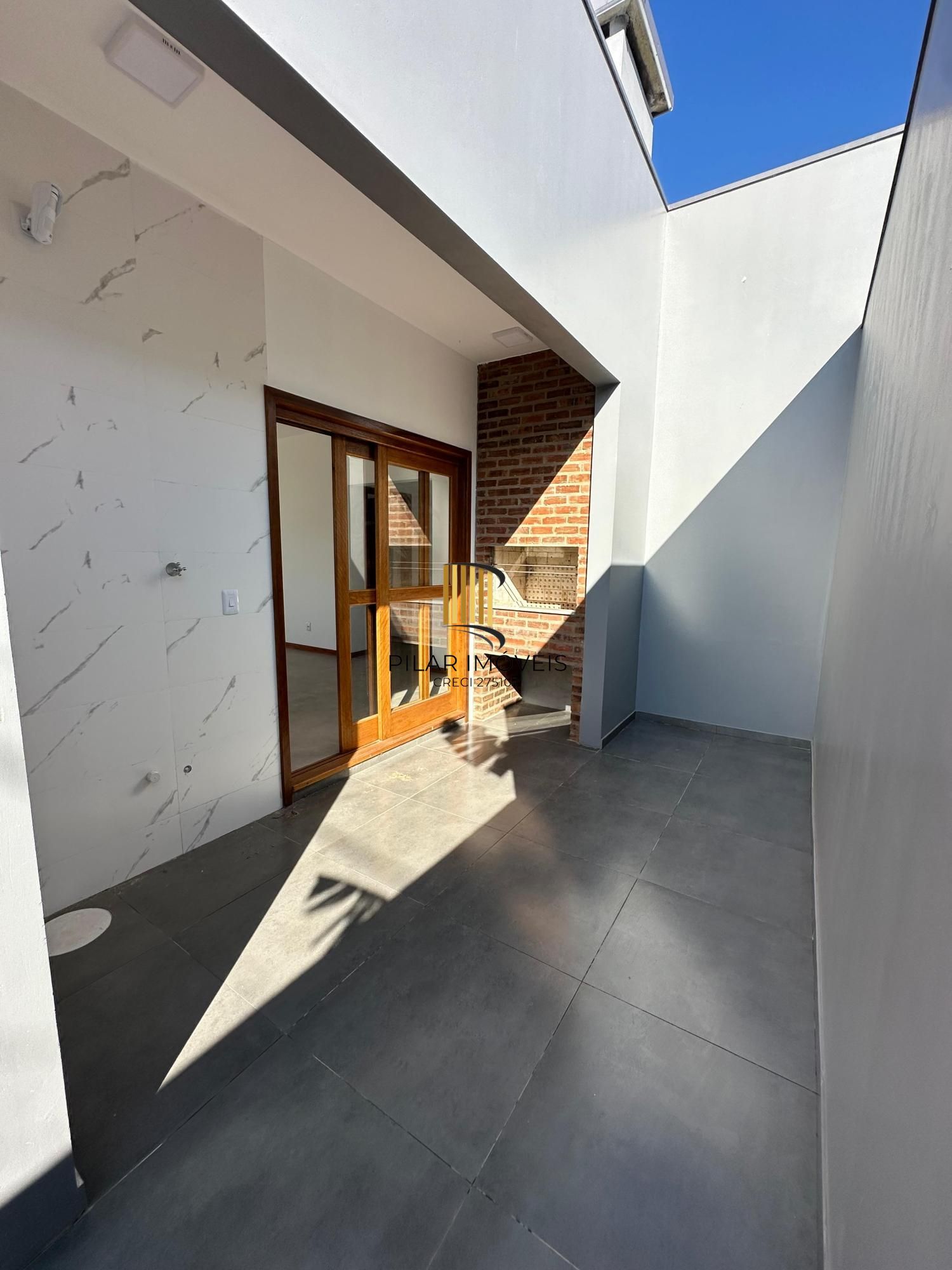 Casa 2 dormitórios no bairro Presidente