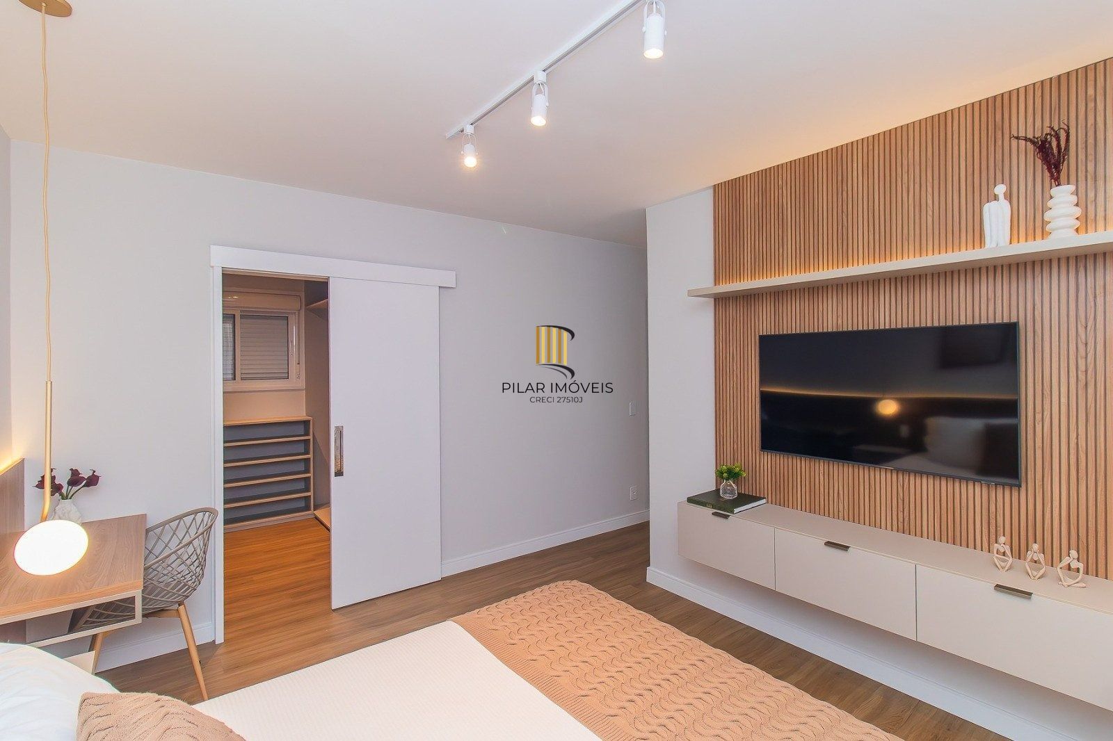 Apartamento mobiliado e reformado no Passo da Areia