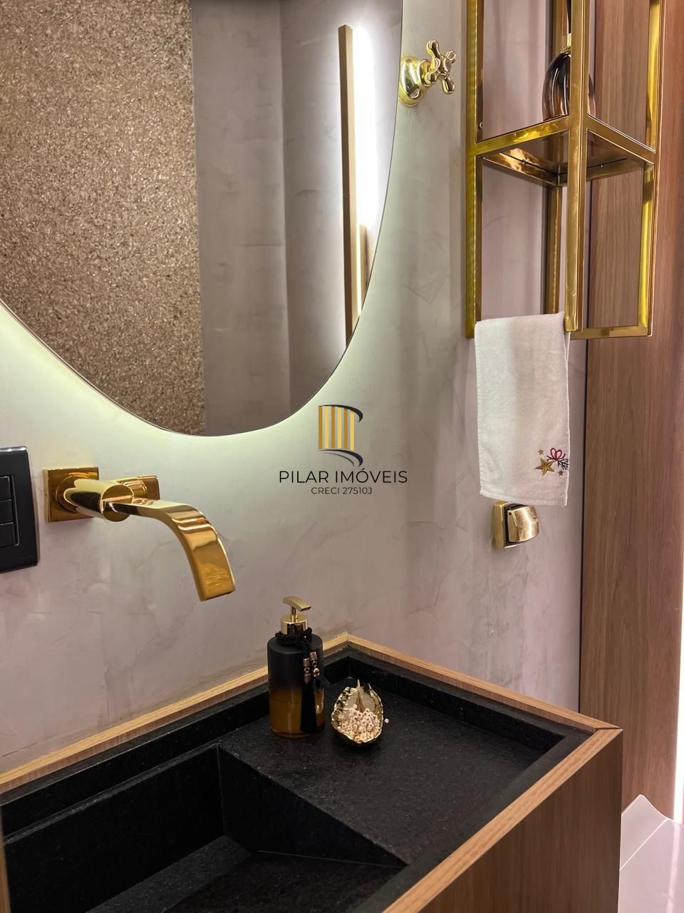 Casa em condomínio fechado para venda no bairro Jardim Isabel, com aproximadamente 204m² de área privativa,.