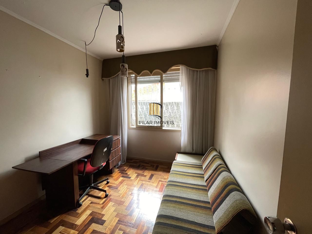 Casa 03 dormitórios,  287m² privativos Bairro Santa Tereza!