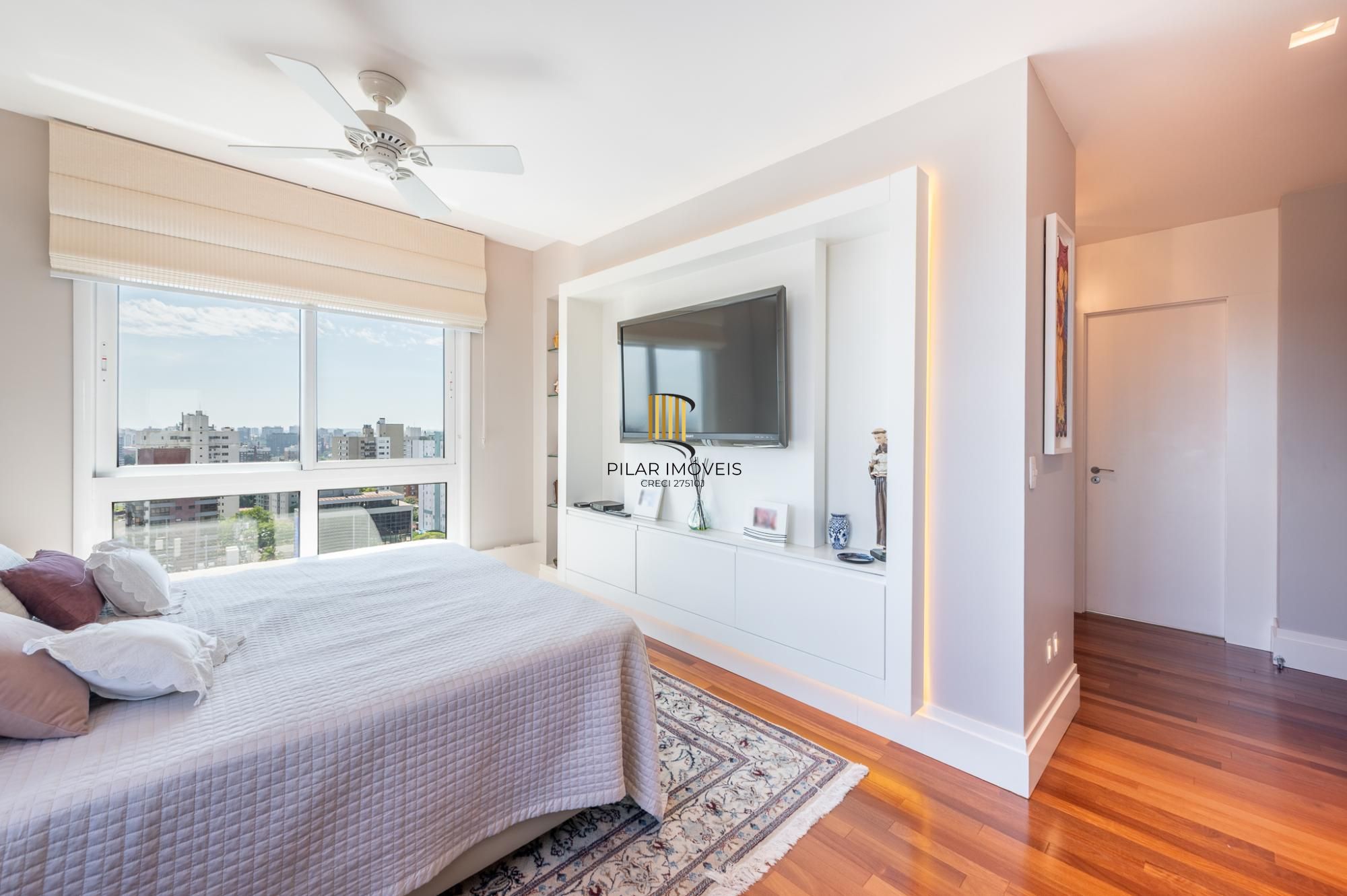 Apartamento com 204m², 3 dorm, 5 vagas no Petrópolis