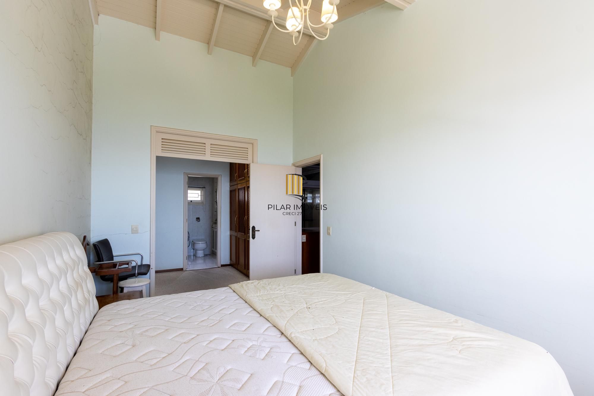 Residência em endereço nobre na Vila Assunção, com vista privilegiada para o Guaíba e clubes náuticos!