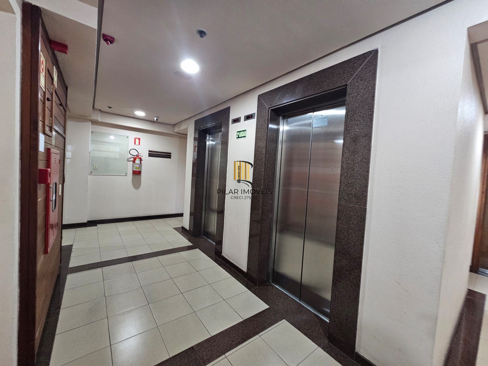 Sala comercial a 1 quadra do Parcão