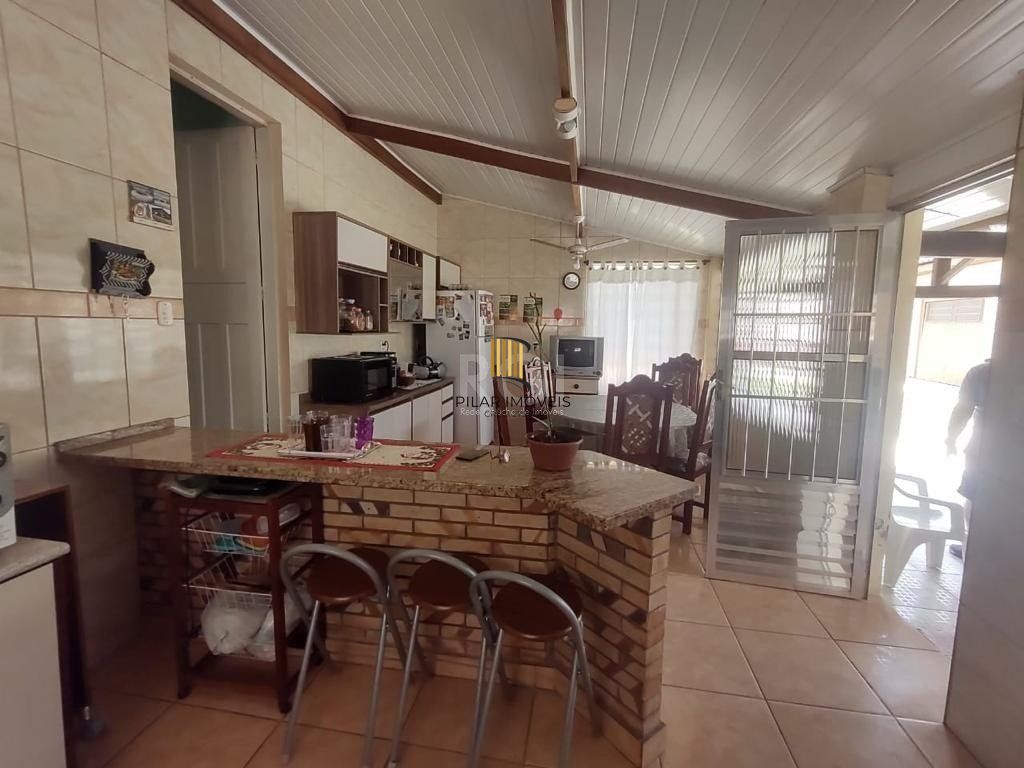 Casa para Venda - 265.1m², 3 dormitórios, 4 vagas - Guarujá