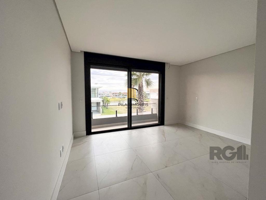 Casa de Condomínio 5 dormitórios no bairro Marina