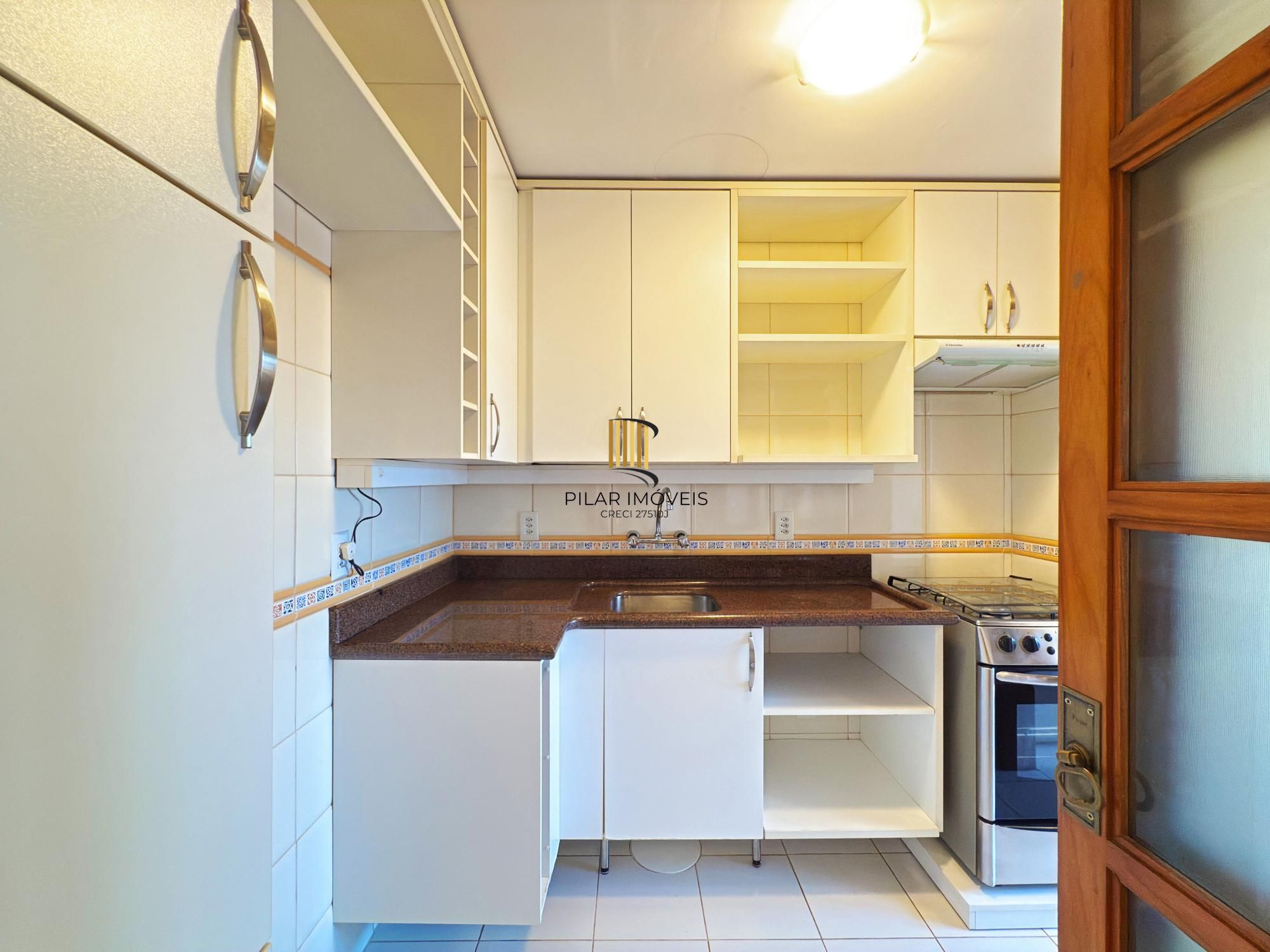 Apartamento desocupado, 2 quartos (1 suite), 2 vagas - Bairro Tristeza