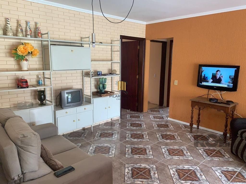 Casa com 6 dormitórios em Atlântida