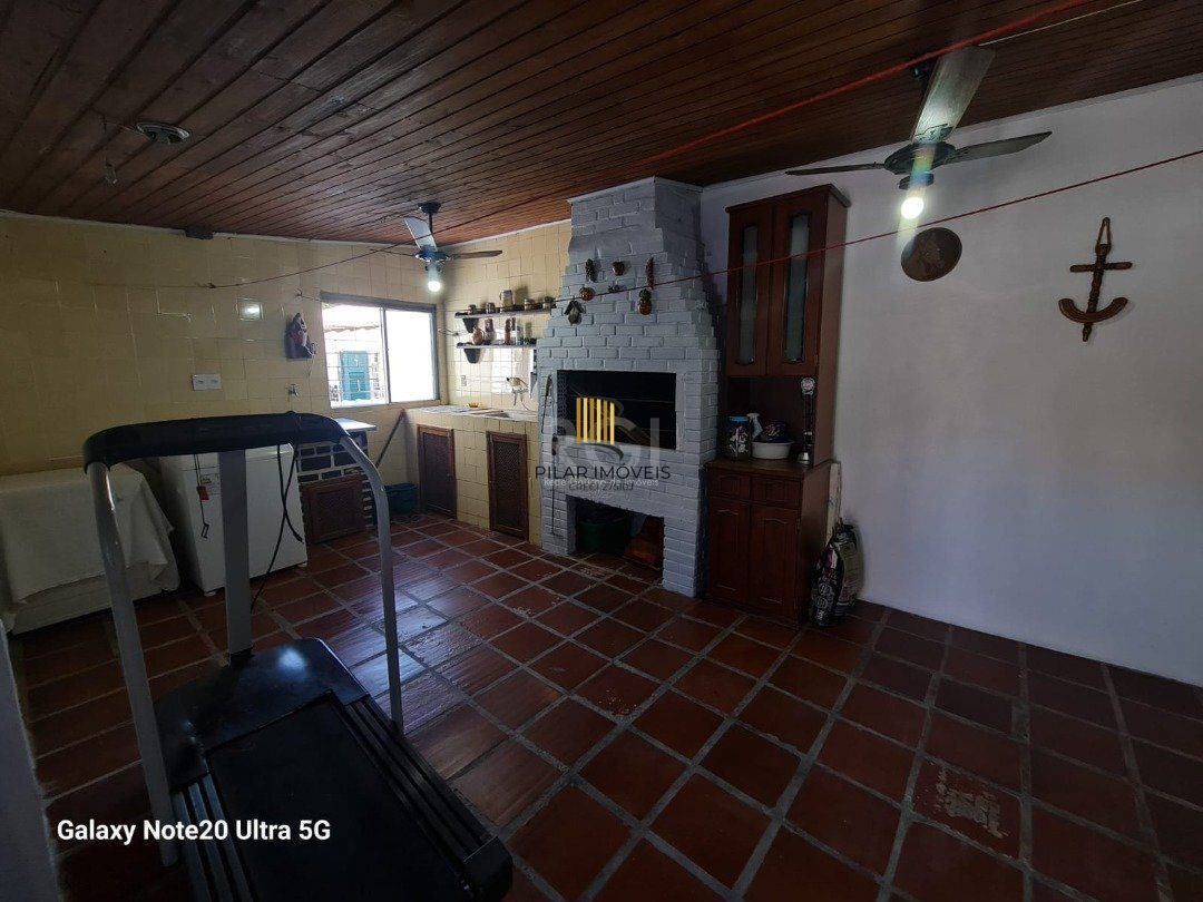 Casa 3 dormitórios no bairro Nonoai