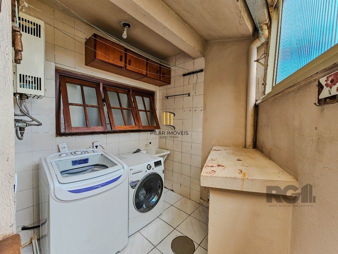Casa em Condomínio 4 Dormitórios na Glória!!