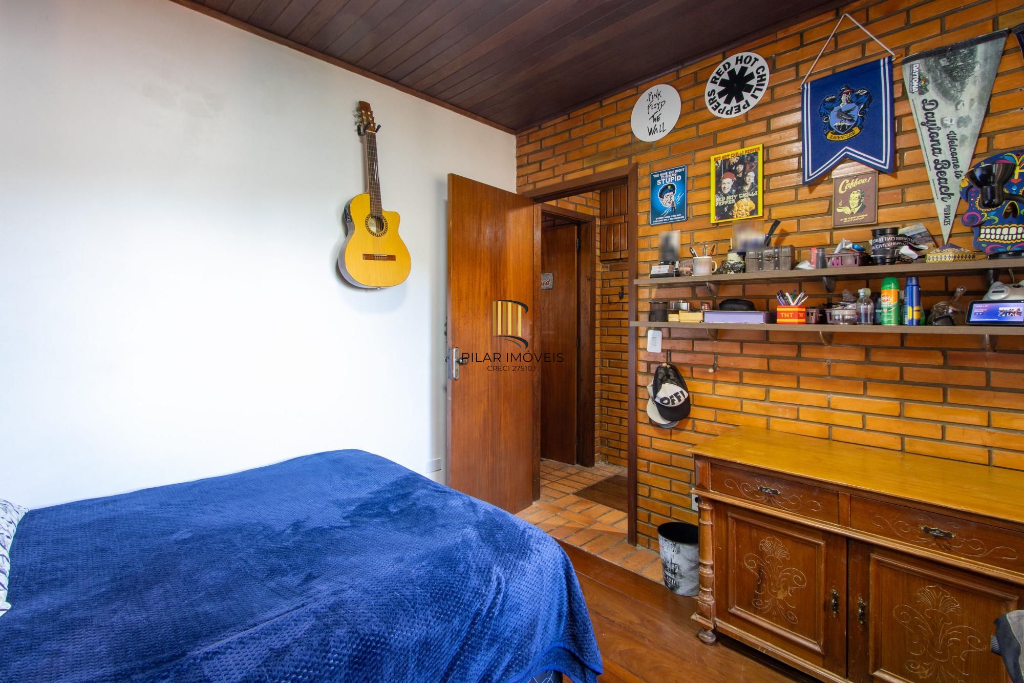 Casa 5 dormitórios no bairro Teresópolis