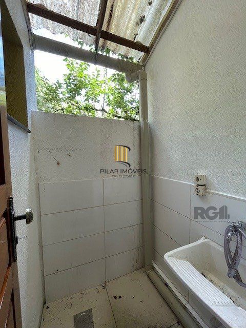 Casa de Condomínio 2 dormitórios no bairro Camaquã