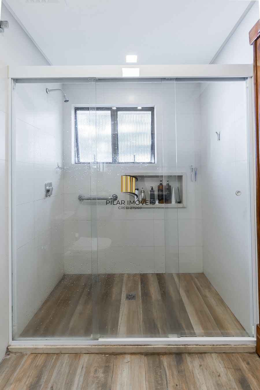 Apartamento 3 dormitórios, 3 vagas e 259 m² no bairro Auxiliadora.