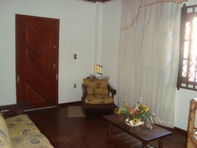 Casa para Venda - 200m², 3 dormitórios, sendo 1 suites, 14 vagas - Cavalhada