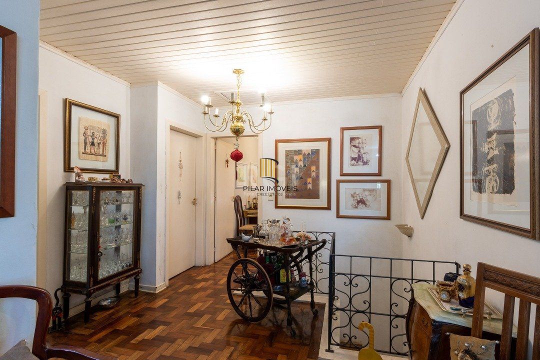 Casa para Venda - 192m², 4 dormitórios, sendo 3 suites, 4 vagas - Tristeza
