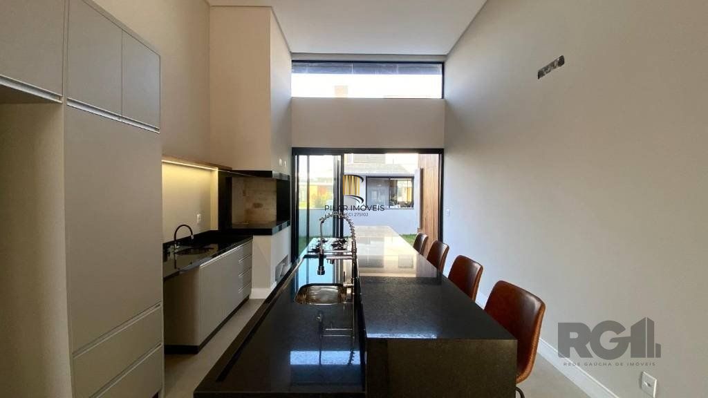 Casa de Condomínio 4 dormitórios no bairro Centro