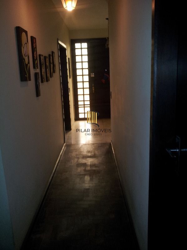 Casa para Venda - 400m², 3 dormitórios, sendo 1 suites, 2 vagas - Cristal