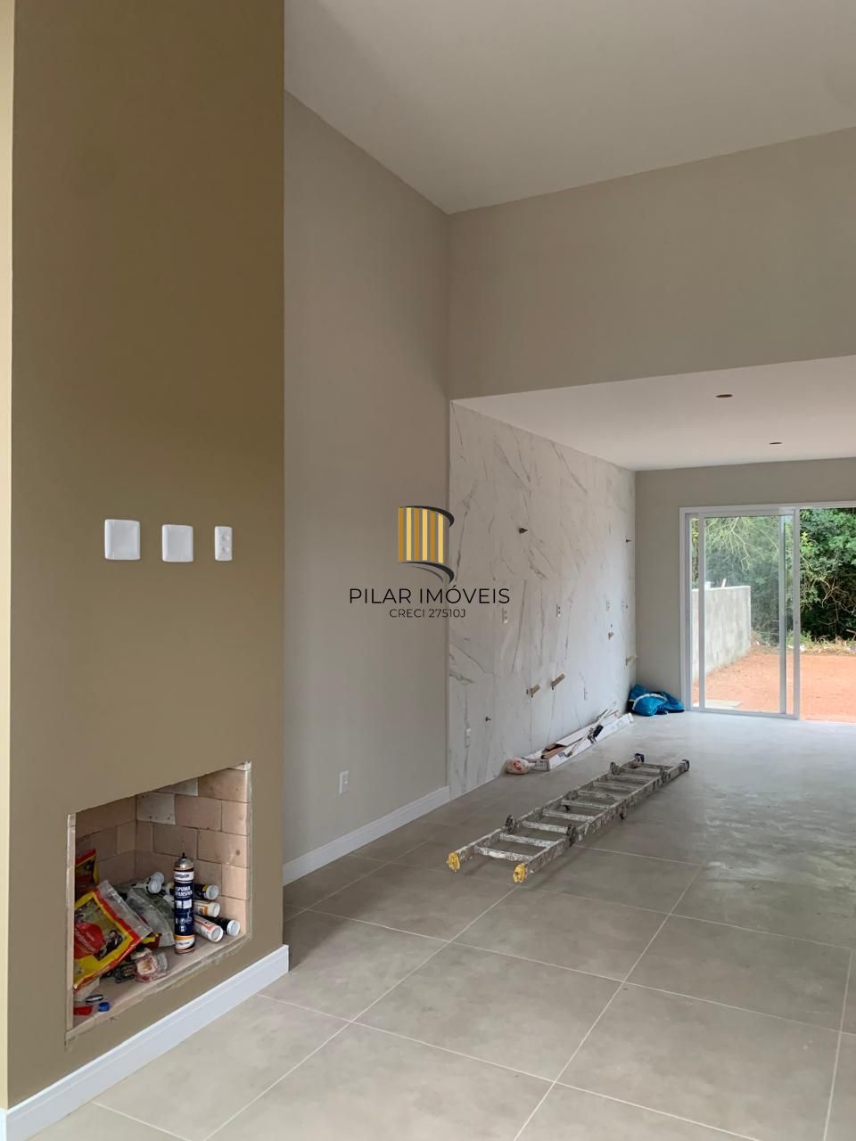 Casa em condomínio com 2 dormitórios no Centro de Viamão