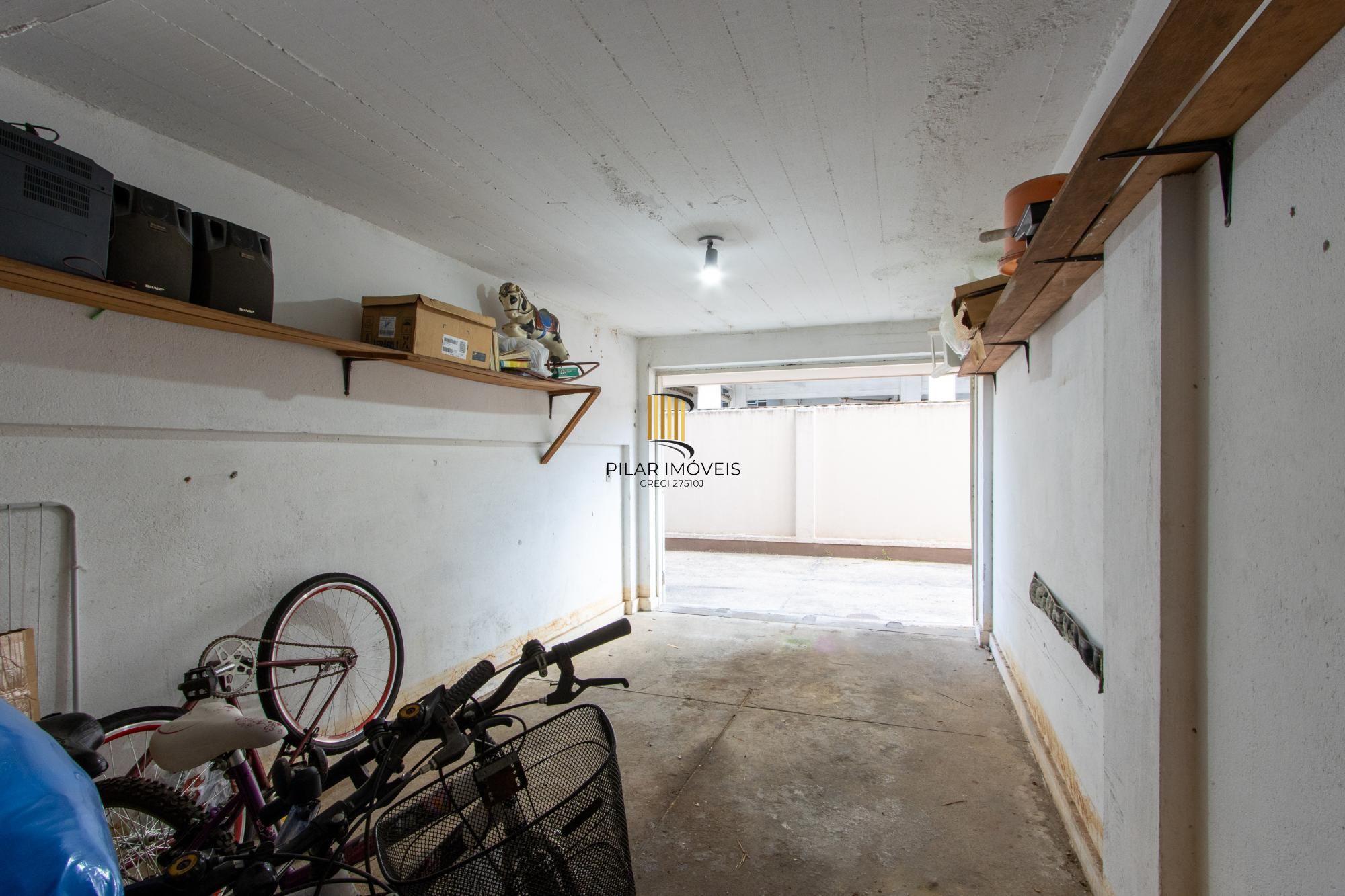 Apartamento de 3 dormitórios com uma vaga de garagem à venda no bairro Menino Deus – Porto Alegre