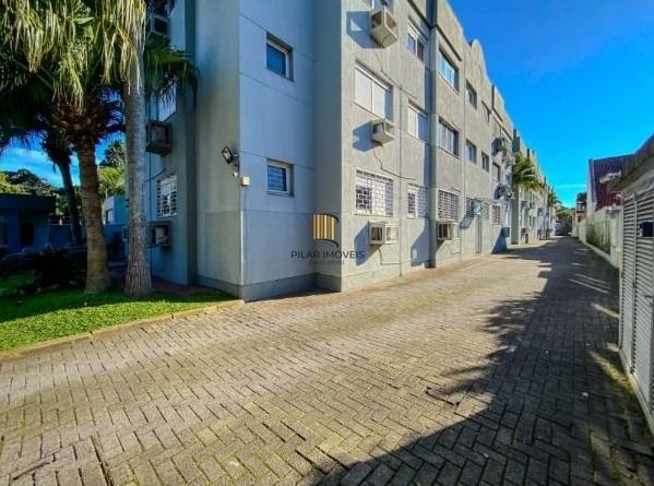 Apartamento com 2 dormitórios (reversível para 3) e 1 vaga escriturada  à venda no coração de Ipanema
