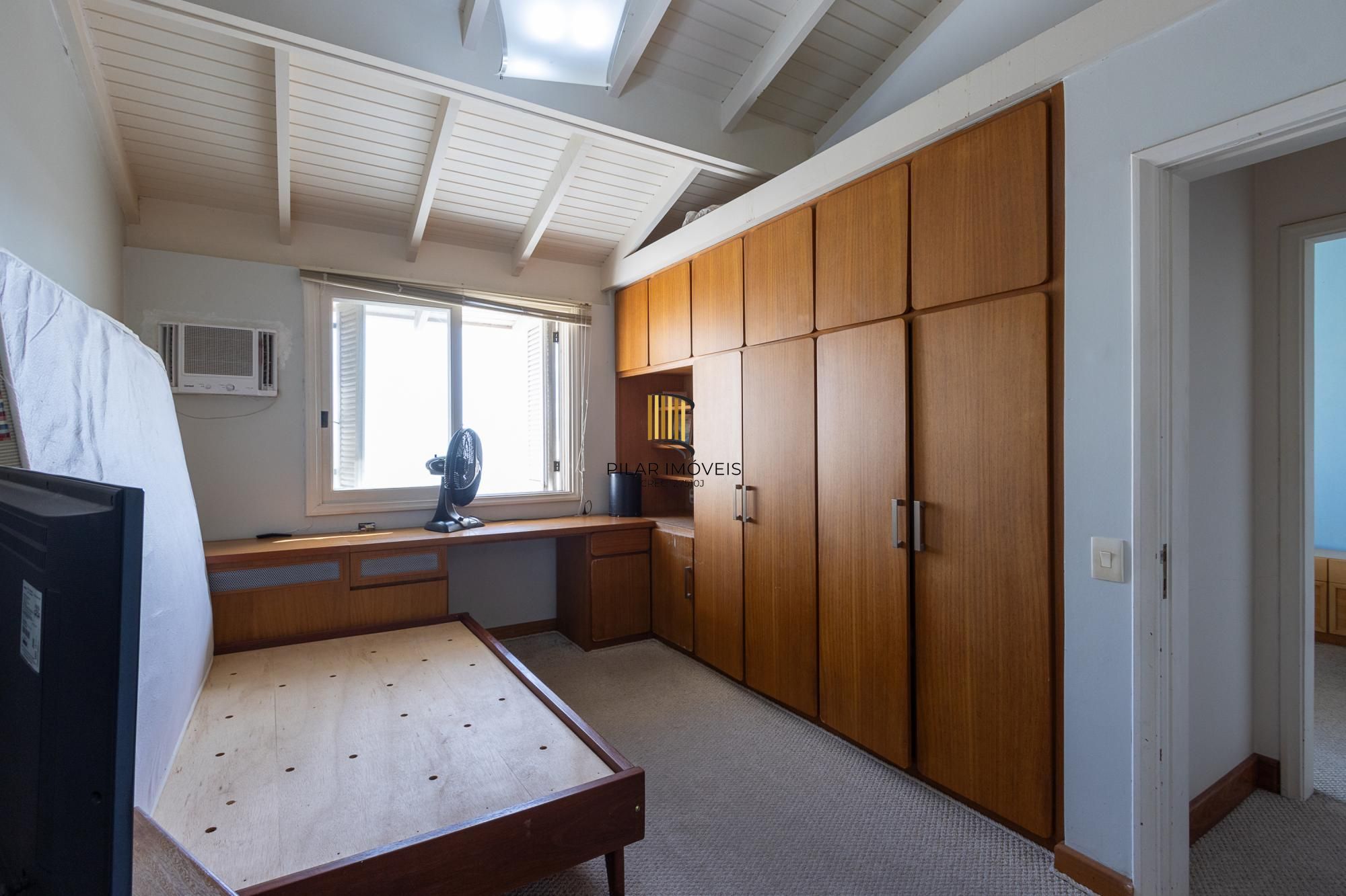 Residência em endereço nobre na Vila Assunção, com vista privilegiada para o Guaíba e clubes náuticos!