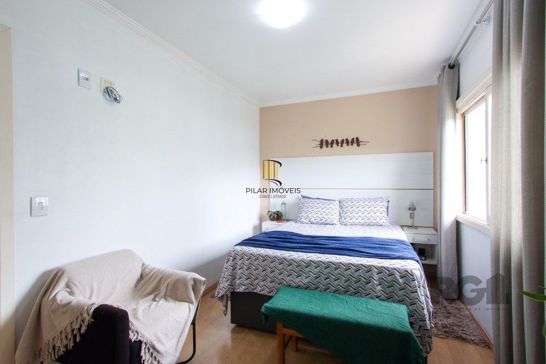Casa 2 dormitórios no bairro Hípica
